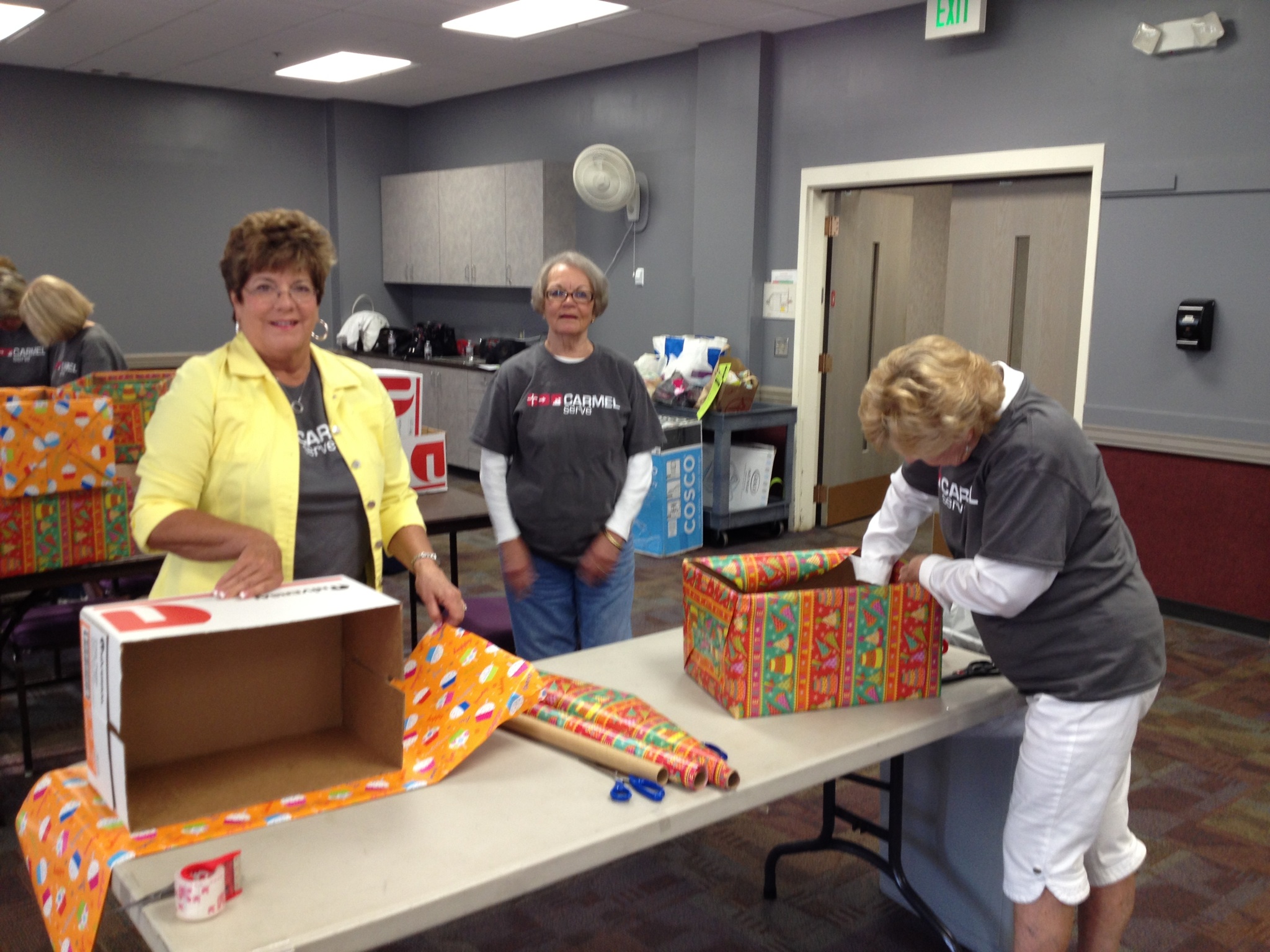 Carmel Serve_Bright_Blessings17_-_Cooper_SBSC_-_wrapping_blessing_boxes Carmel Serve_Bright_Blessings17_-_Cooper_SBSC_-_wrapping_blessing_boxes